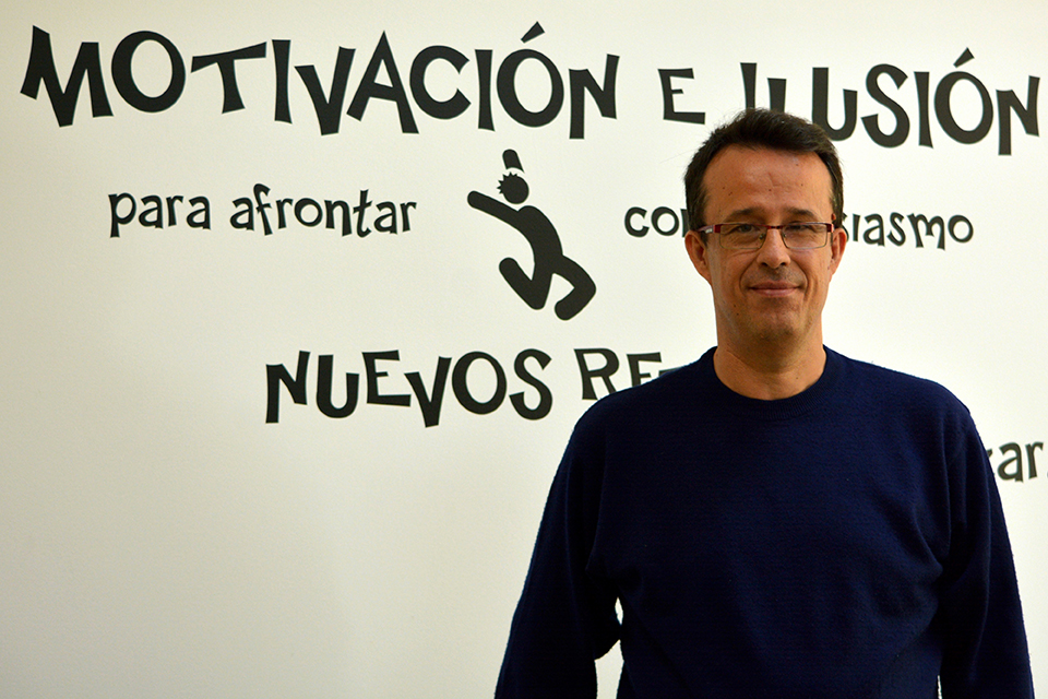 Javier, miembro del equipo de entintado de Picogordo